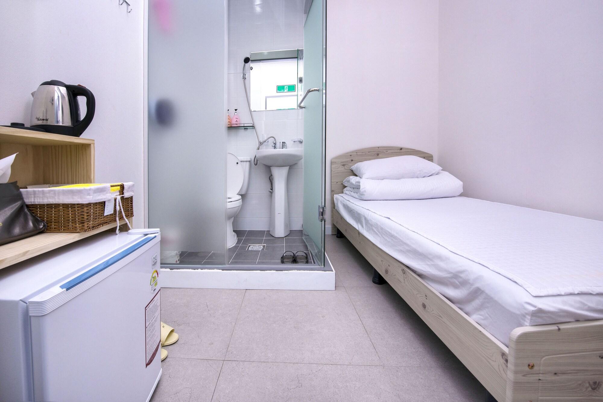 24 Guesthouse Kyunghee University โซล ภายนอก รูปภาพ